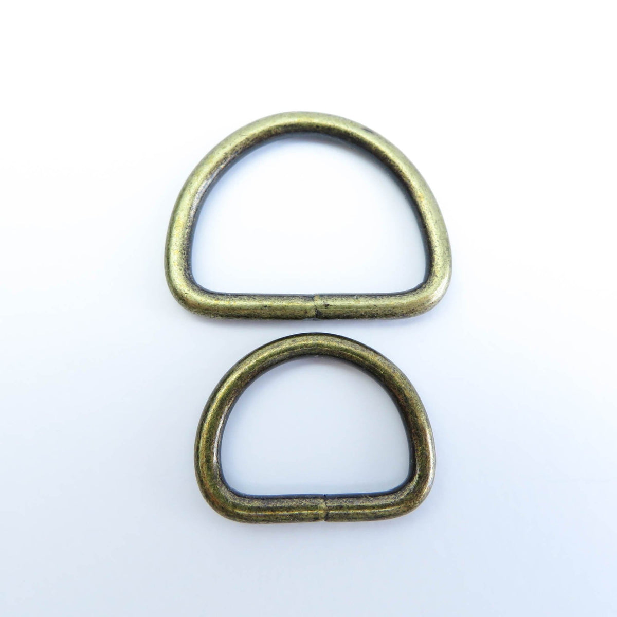 D Rings.20,25 mm welded rings. Best used for haberdashery, leathercraft, saddlery, bag sewing